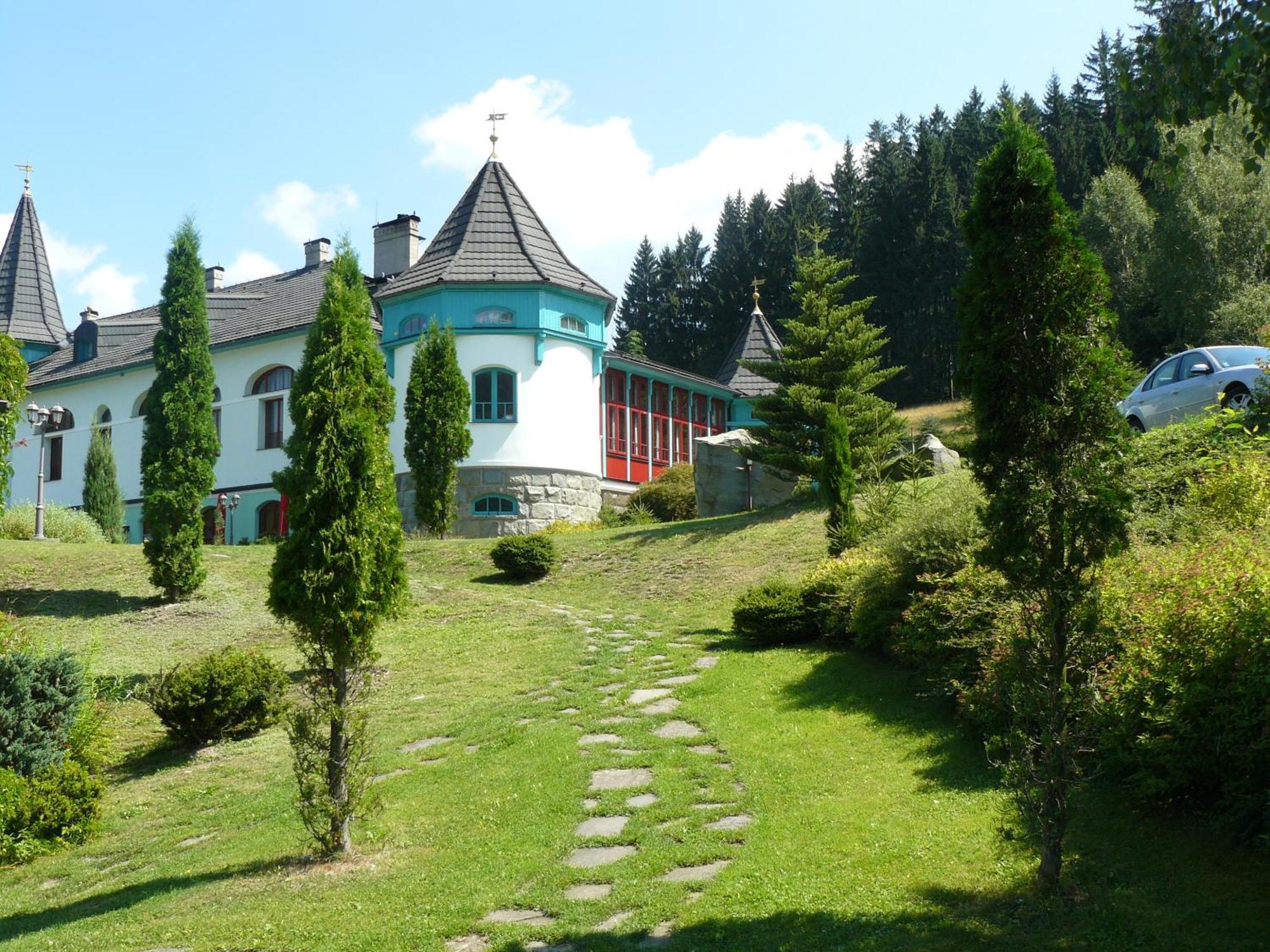 Hotel Zlaty Orel Ostravice Exteriör bild