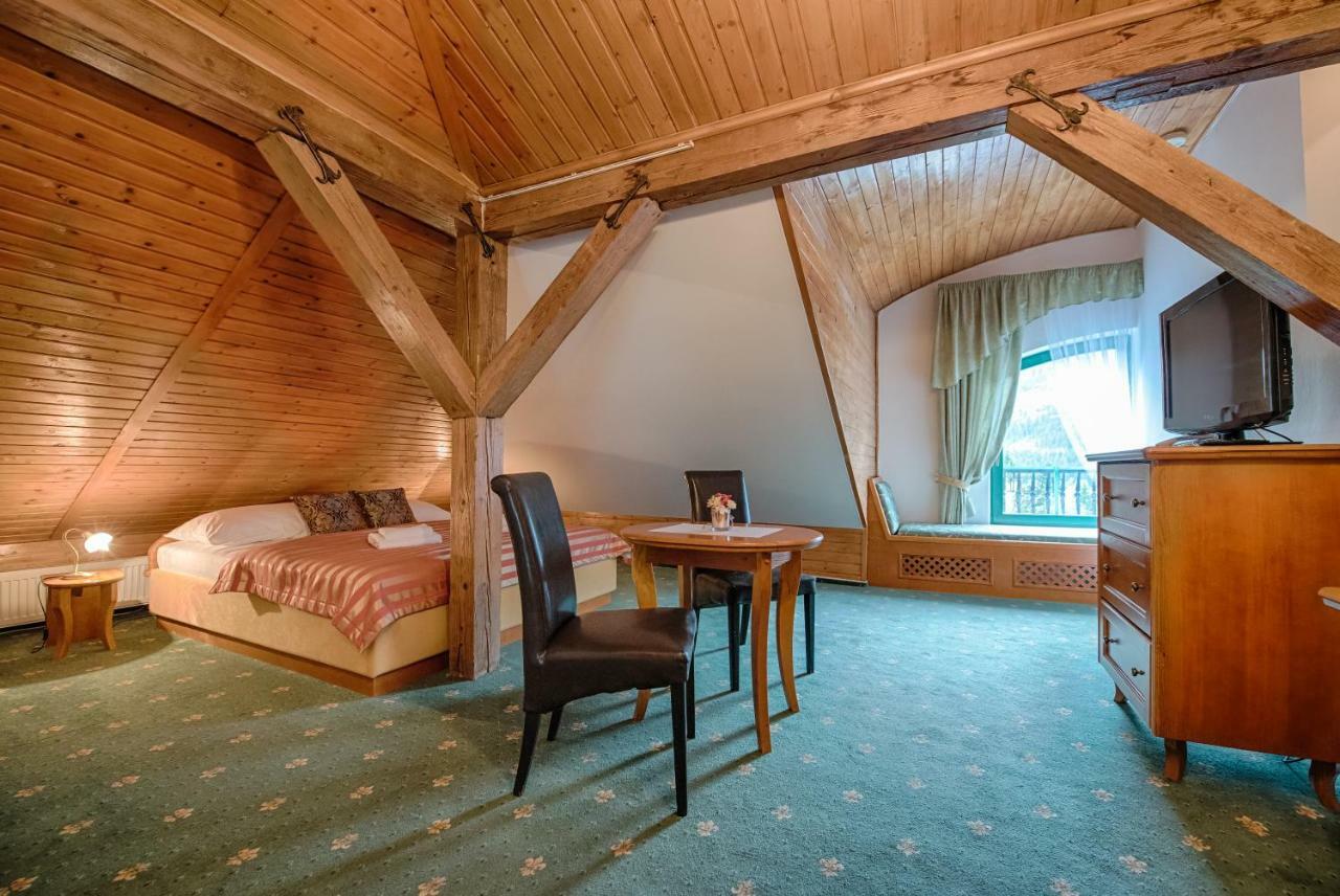 Hotel Zlaty Orel Ostravice Exteriör bild
