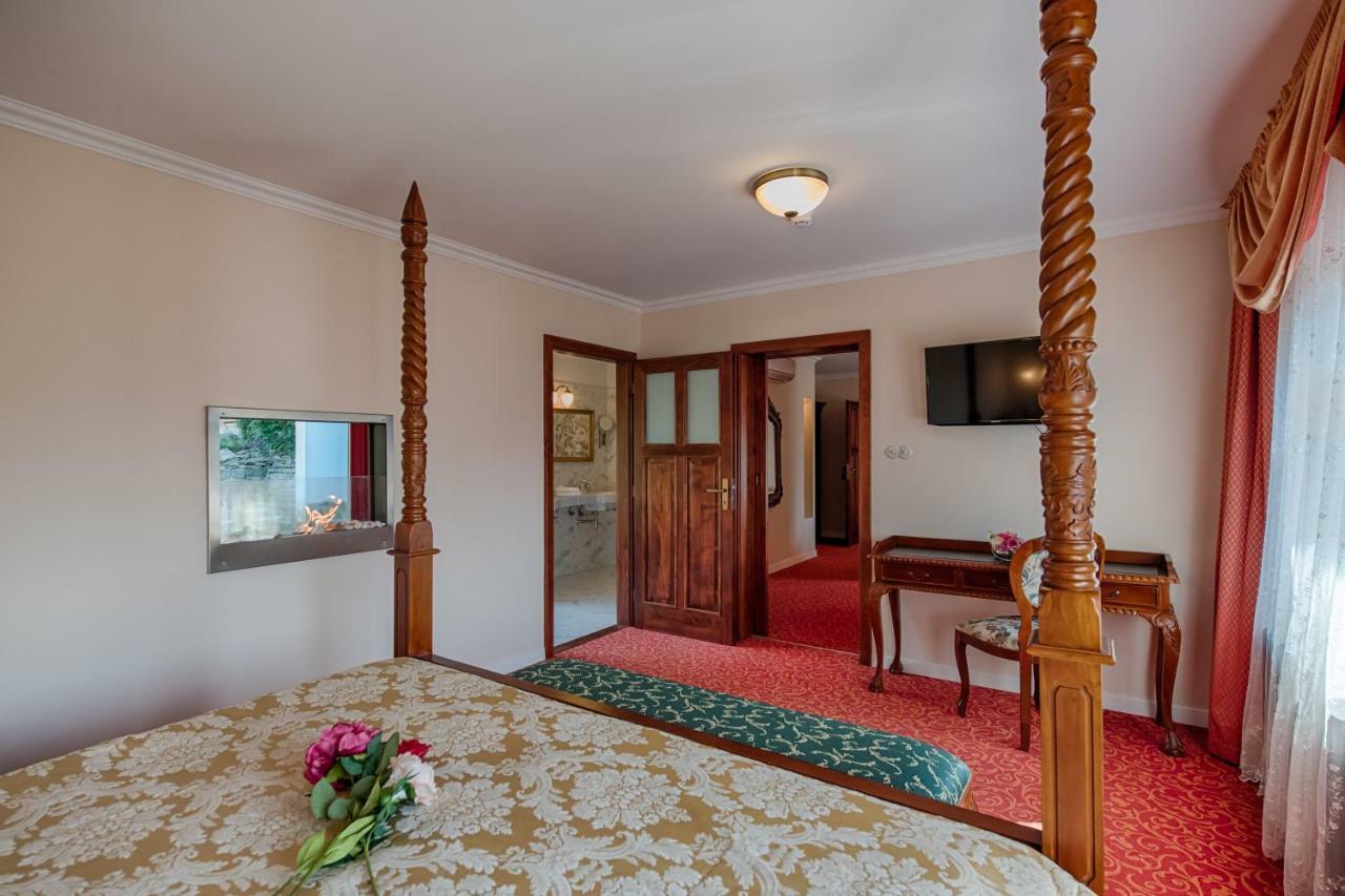 Hotel Zlaty Orel Ostravice Exteriör bild