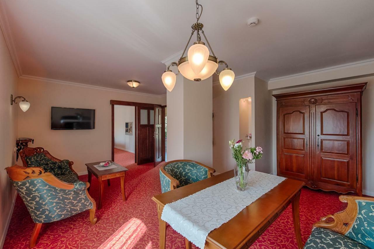Hotel Zlaty Orel Ostravice Exteriör bild