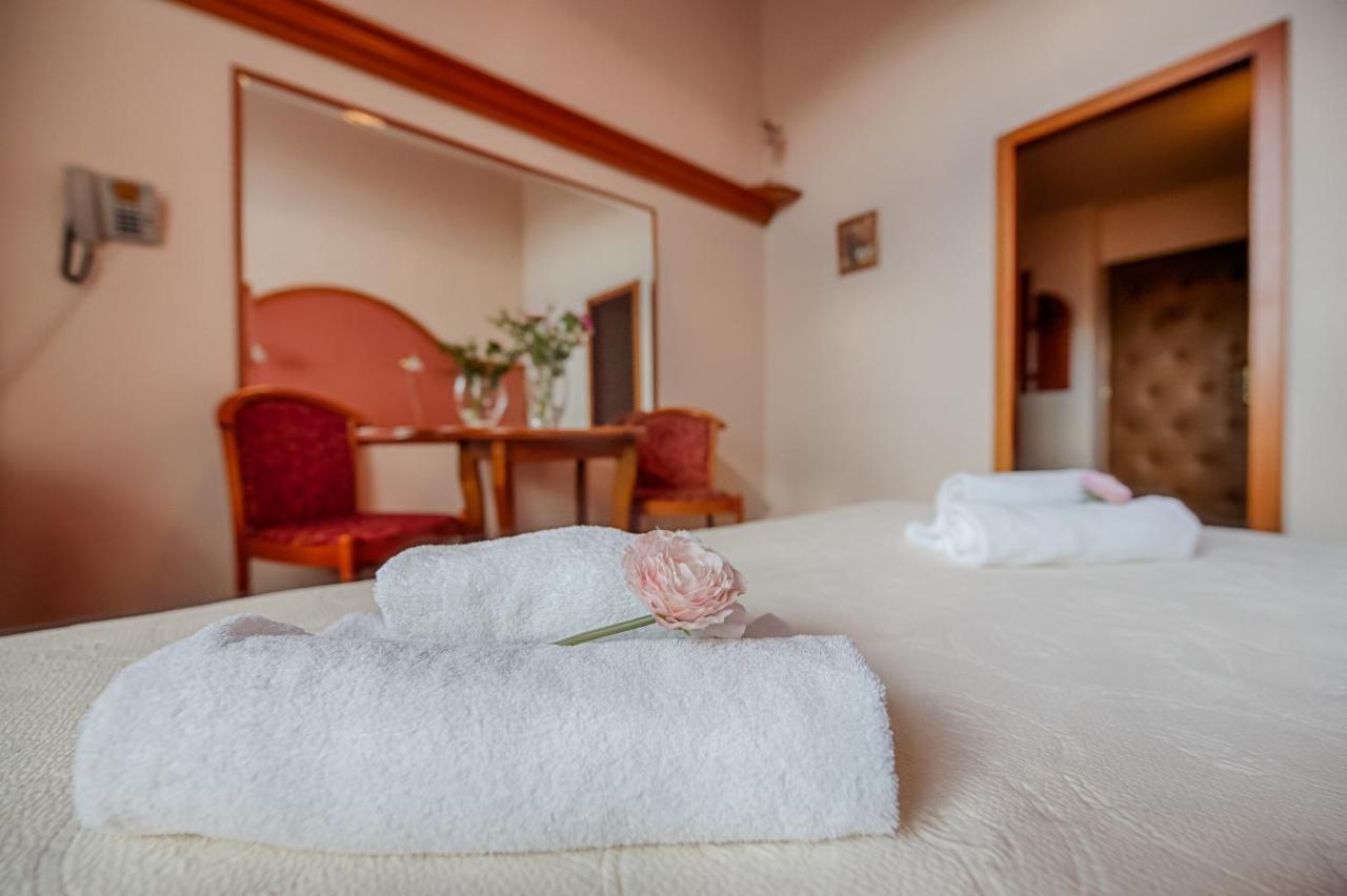 Hotel Zlaty Orel Ostravice Exteriör bild